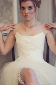 Something blue gift boxed wedding garters UK